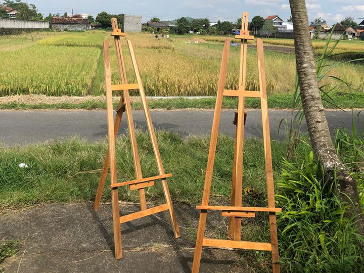 Easel display kayu untuk kebutuhan display estetik