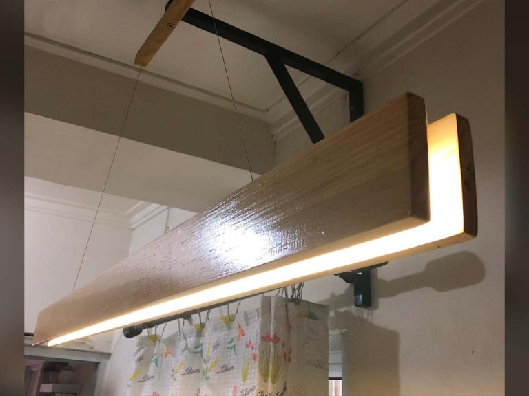 Penutup lampu dari kayu alami dan model yang elegan modern