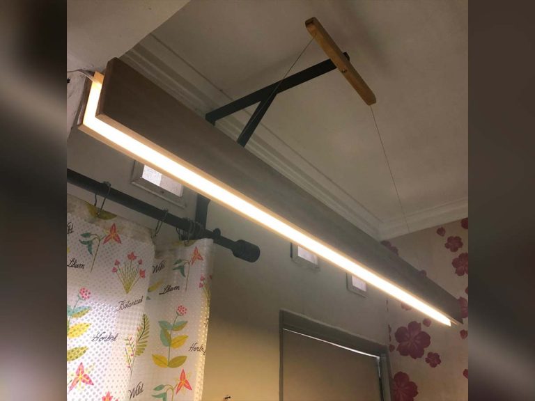 Penutup lampu dari kayu alami dan model yang elegan modern